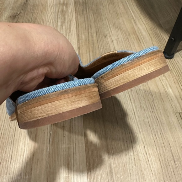 Frye  fenn washed denim Mules good condition sz 9..5 - Picture 8 of 9